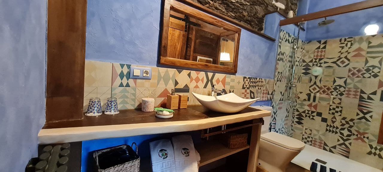 Apartamento-De-Luxe-Sonando-con-Detalle-del-Bano